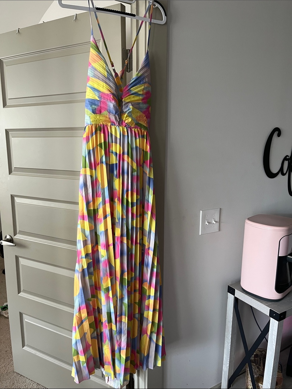 Multicolor V-Neck Maxi Dress with Pleated Skirt XL